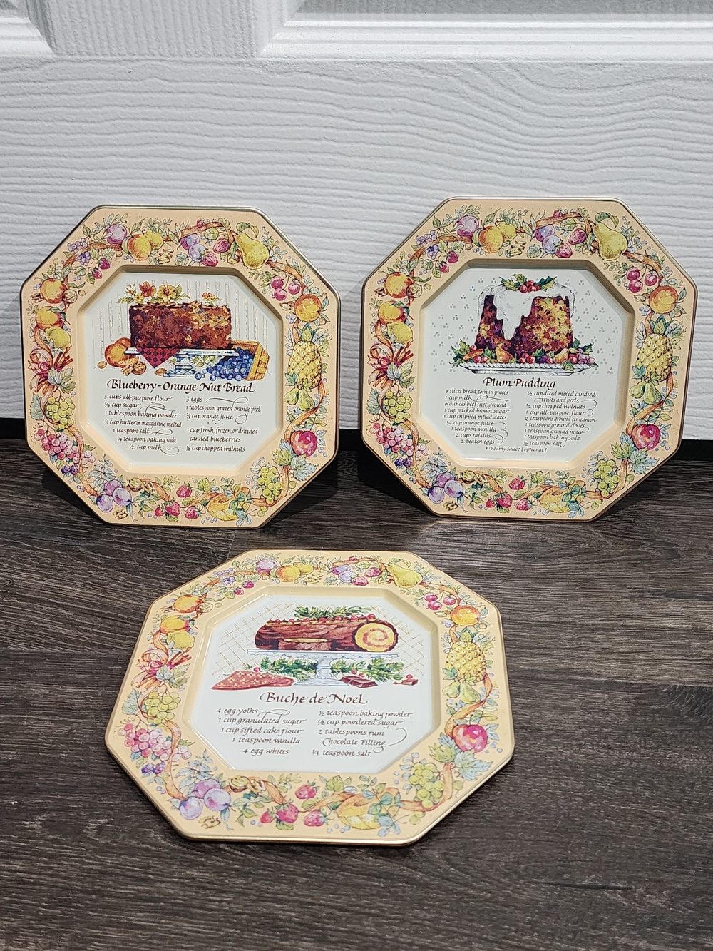 3 Pc 1982 Avon Christmas Tin Recipe Plates-Plum Pudding, Nut Bread, Buche Noel